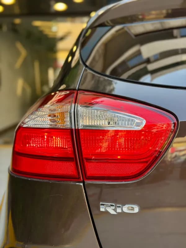 كيا ريو 2017 هاي لاين بني أوتوماتيك — مستعملة