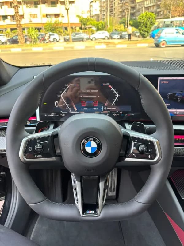 بي ام دبليو 520i 2026 ام سبورت أسود أوتوماتيك — مستعملة