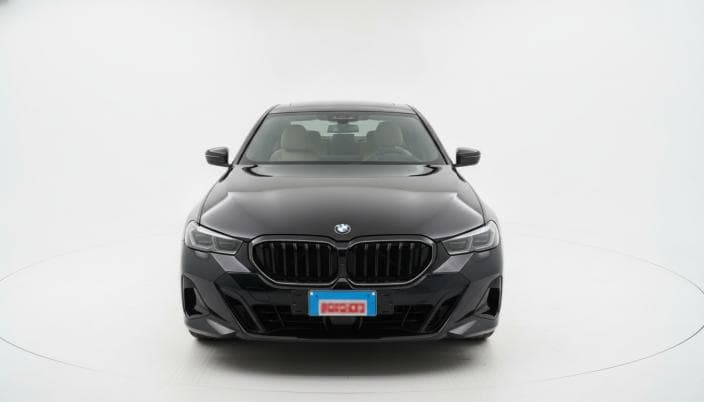 بي ام دبليو 520i 2026 ام سبورت أسود أوتوماتيك — مستعملة - 1