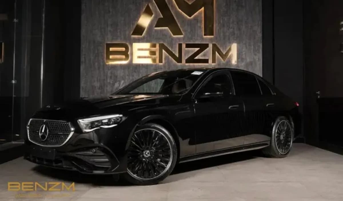 مرسيدس بنز E200 2026 ايه ام جي أسود أوتوماتيك — جديدة