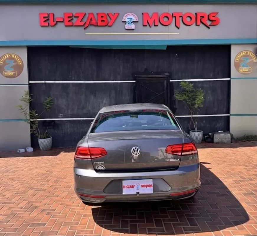 Volkswagen Passat 2018 A/T Basic Silver Automatic — Used