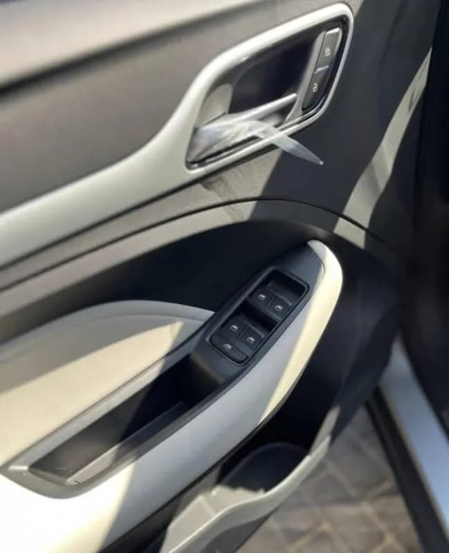 MG ZS 2027 Luxury Silver Automatic — New