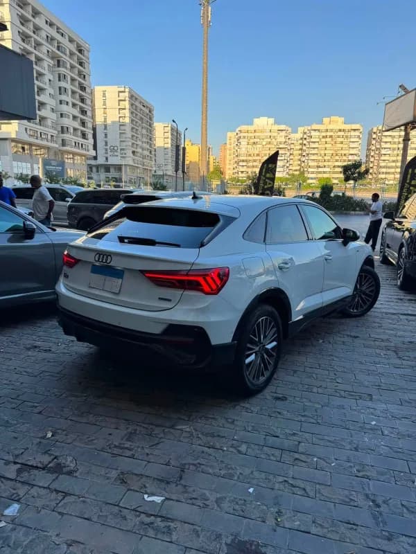أودي كيو 3 2024 سبورت باك اس لاين أبيض أوتوماتيك — مستعملة