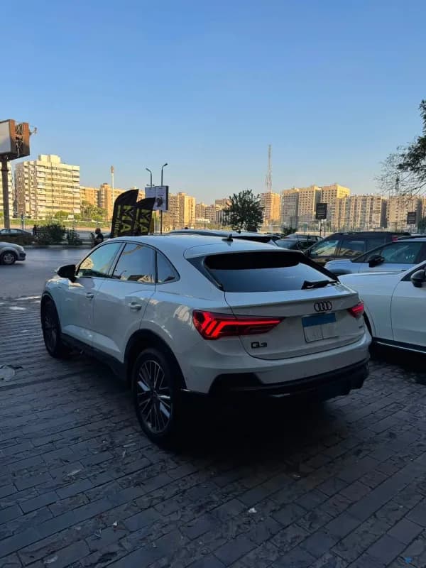 أودي كيو 3 2024 سبورت باك اس لاين أبيض أوتوماتيك — مستعملة