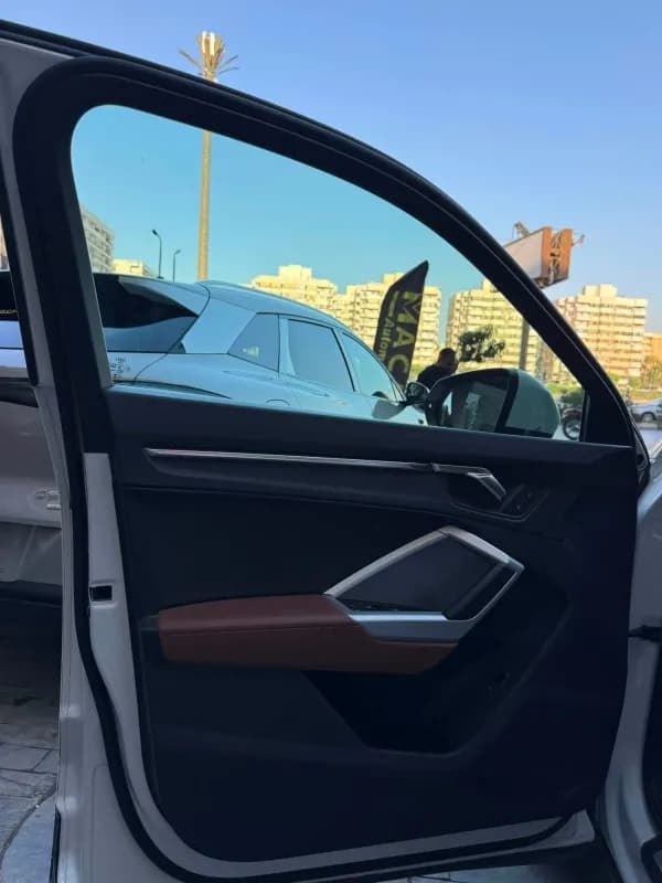 أودي كيو 3 2024 سبورت باك اس لاين أبيض أوتوماتيك — مستعملة