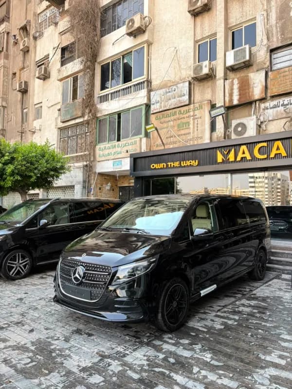 مرسيدس بنز في 300 2026 اي ام جي أسود أوتوماتيك — جديدة