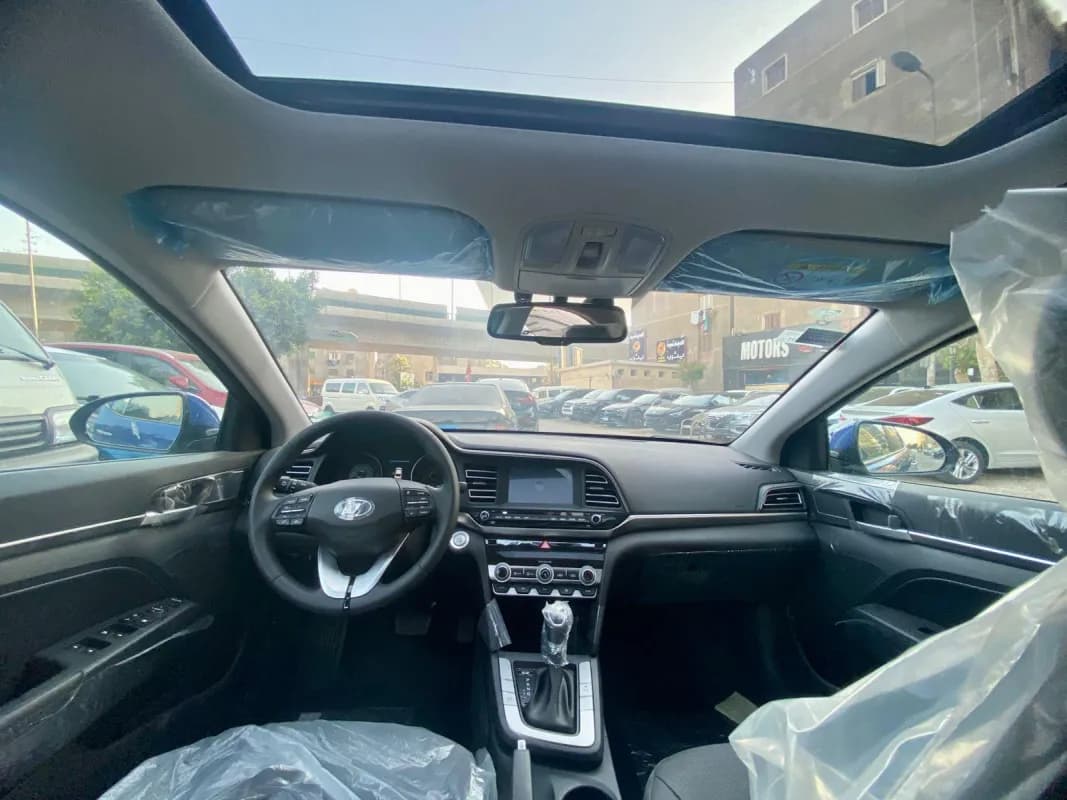 هيونداي إلنترا أي دي 2027 توب لاين أزرق أوتوماتيك — جديدة