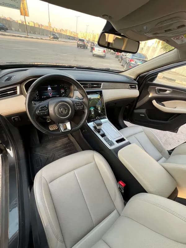 MG RX5 2025 Luxury Black Automatic — Used