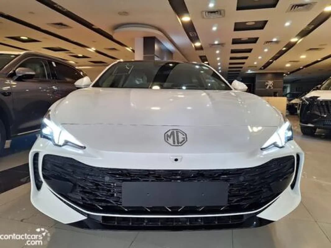 ام جي 7 2027 لاكشري أبيض أوتوماتيك — جديدة