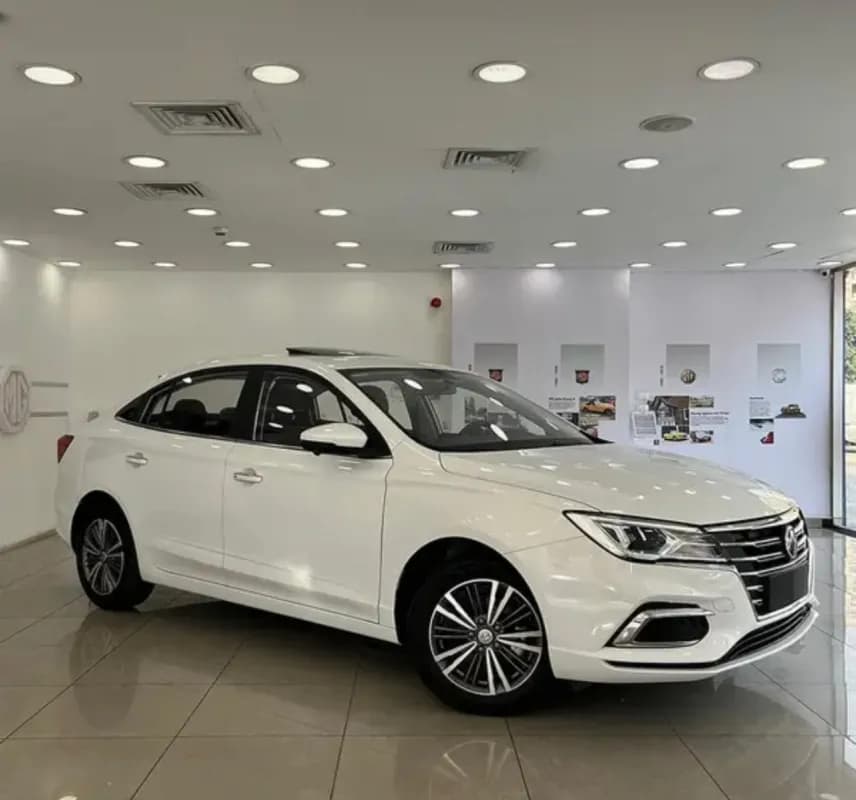 ام جي 5 2027 لاكشري أبيض أوتوماتيك — جديدة