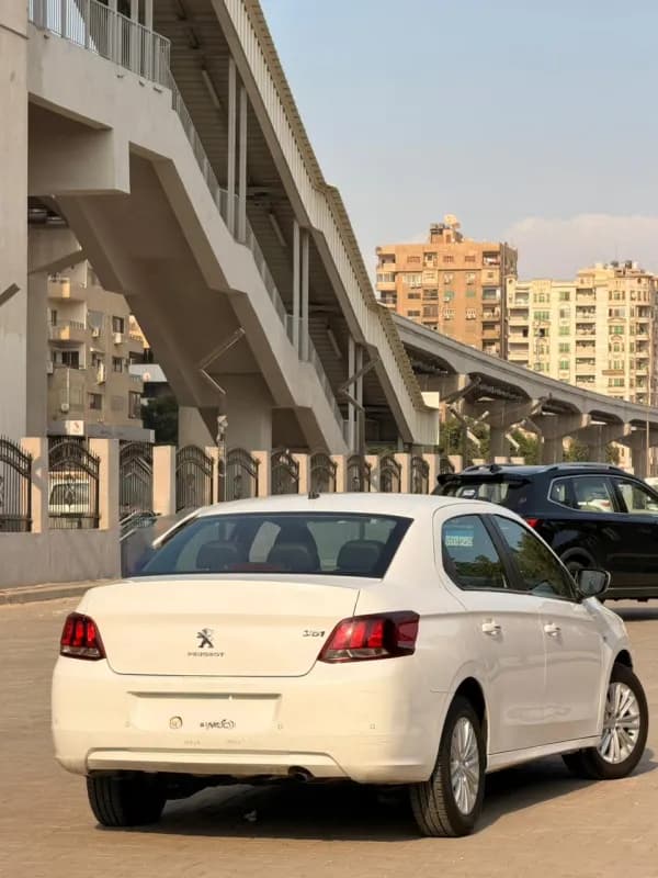 بيجو 301 2020 اللور أبيض أوتوماتيك — مستعملة