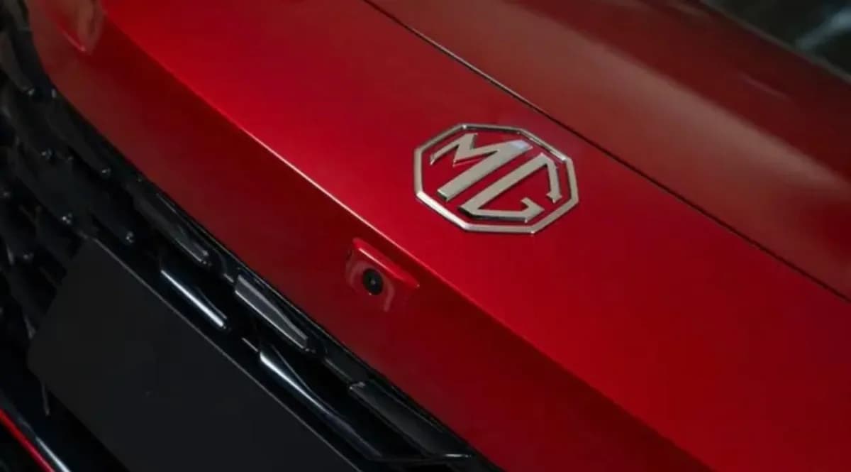 MG 7 2027 Trophy Red Automatic — New