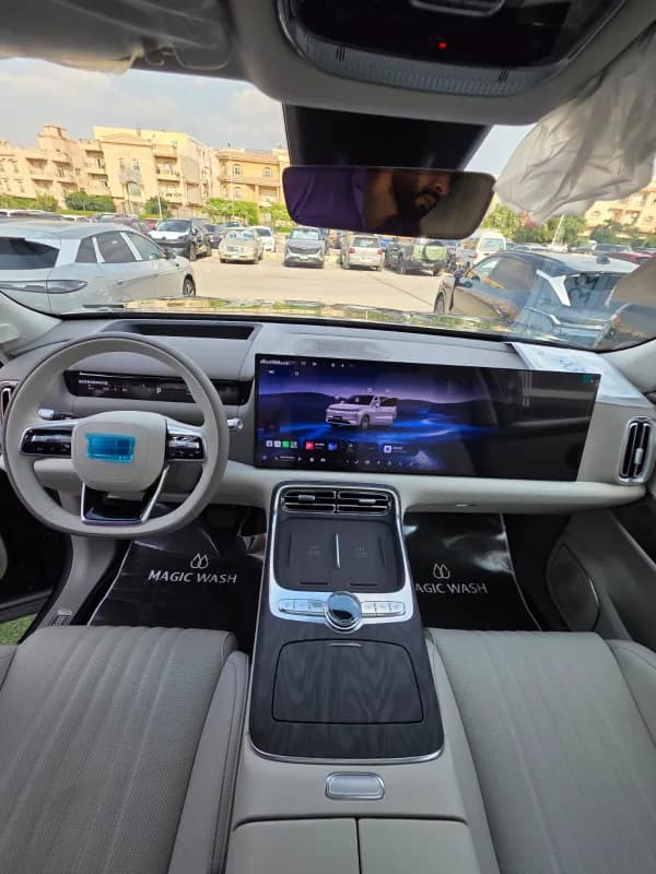 جيلي جلاكسي أم 9 2025 بيونير إيديشن أسود أوتوماتيك — جديدة