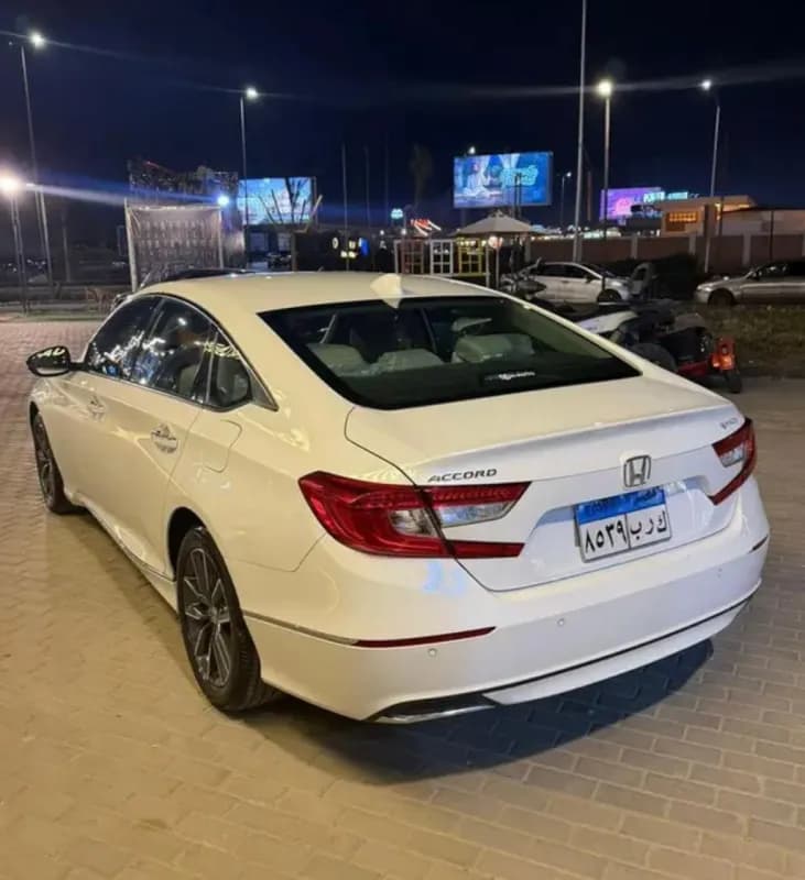 هوندا اكورد 2022 هاي لاين أبيض أوتوماتيك — مستعملة