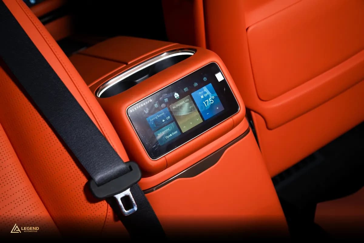 لينك اند كو 900 2026 الترا أسود أوتوماتيك — جديدة