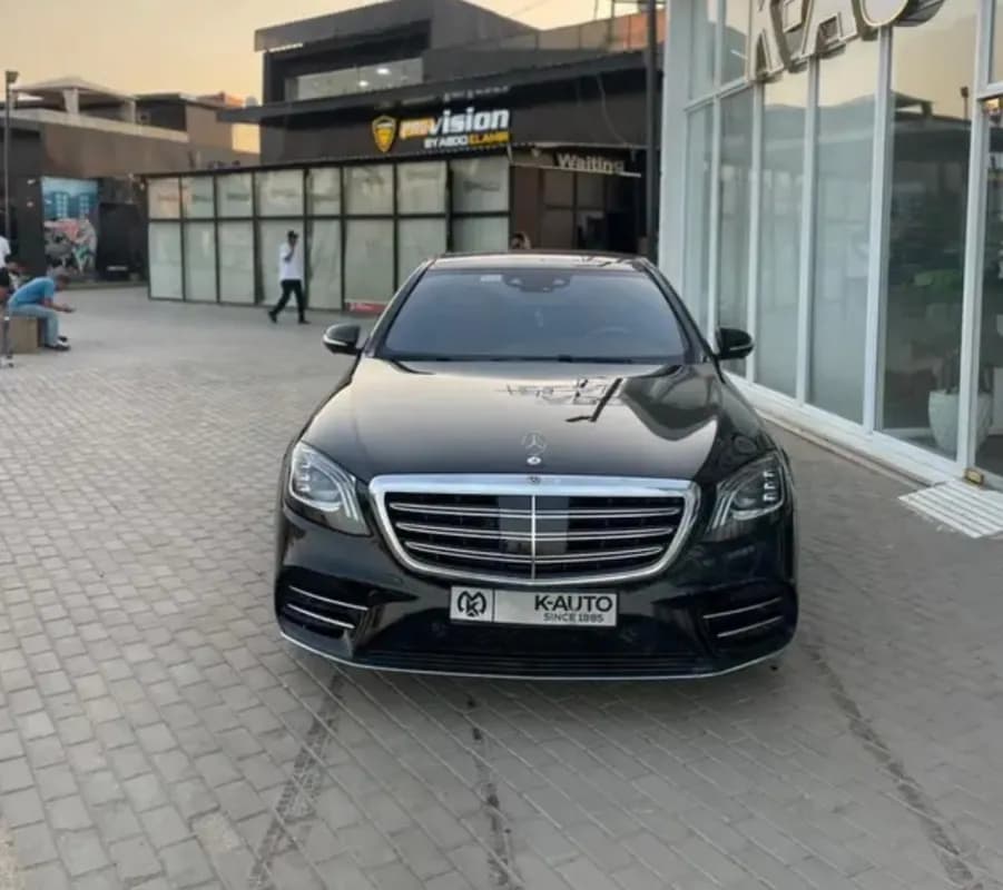 مرسيدس بنز S560 2019 اى ام جي أسود أوتوماتيك — مستعملة