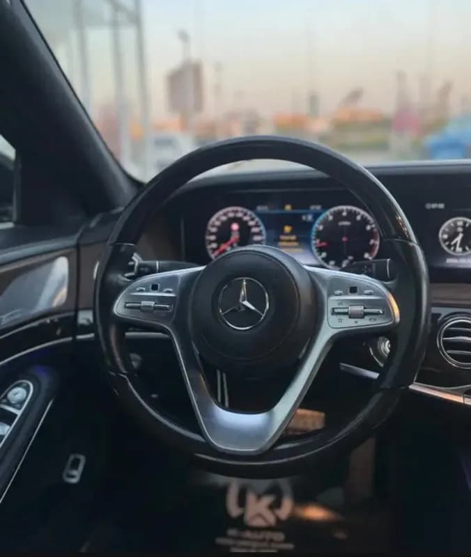مرسيدس بنز S560 2019 اى ام جي أسود أوتوماتيك — مستعملة