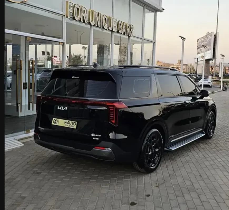 Kia Carnival 2025 VIP Black Automatic — Used