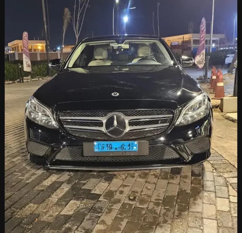 مرسيدس بنز C180 2019 افينت جراد أسود أوتوماتيك — مستعملة