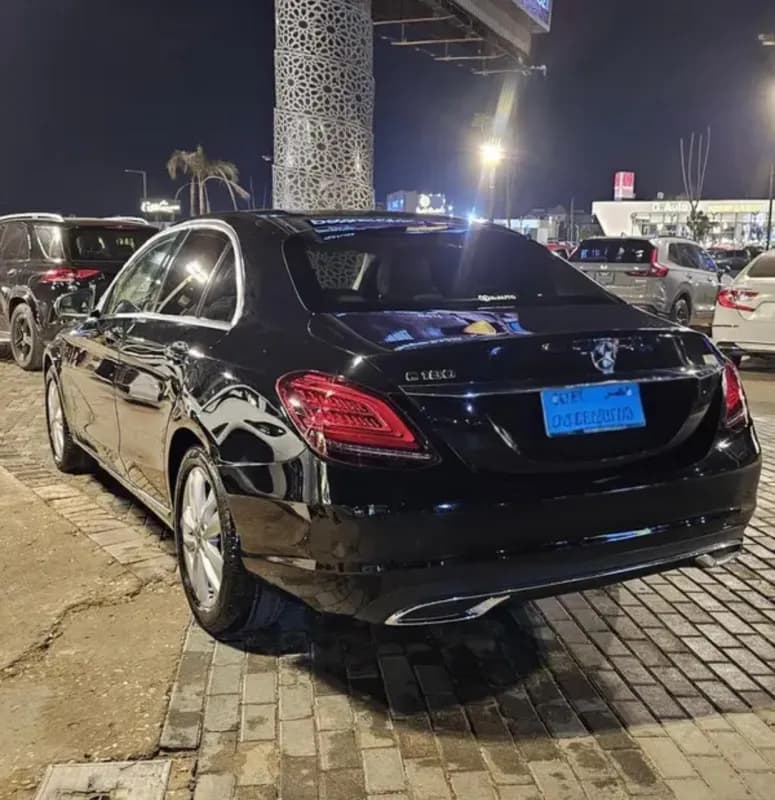 مرسيدس بنز C180 2019 افينت جراد أسود أوتوماتيك — مستعملة