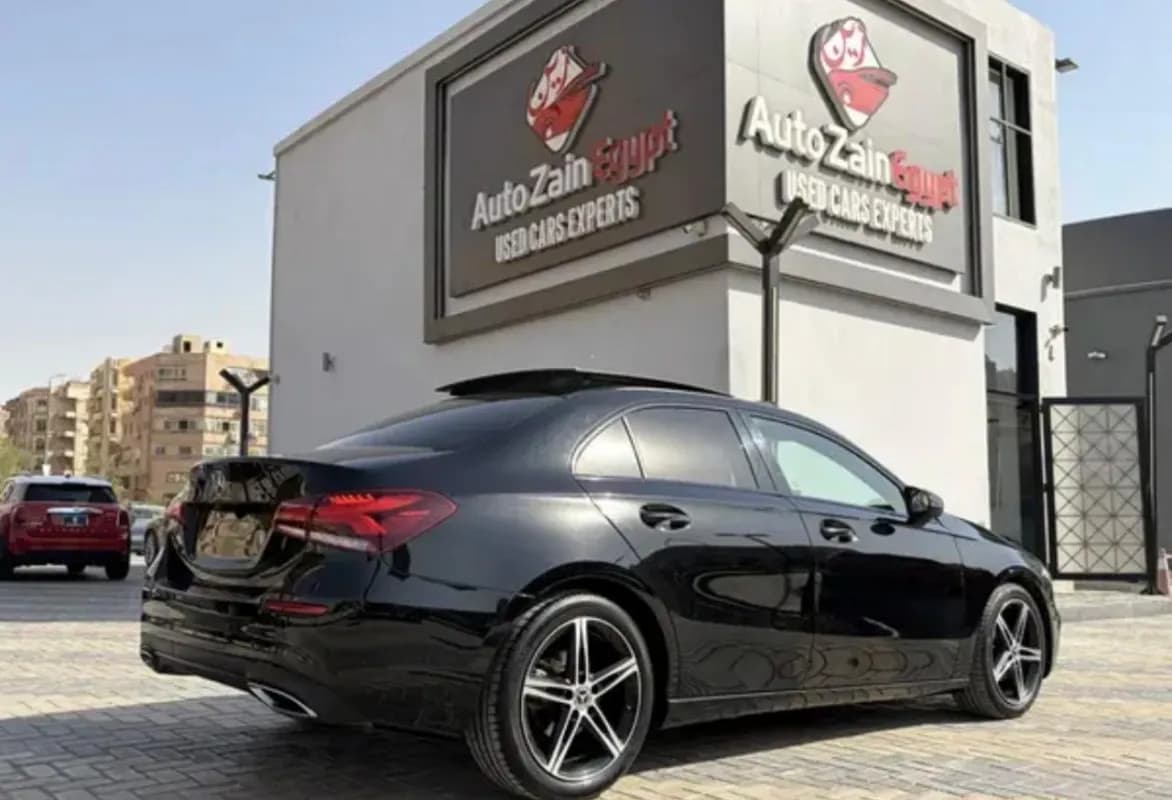 مرسيدس بنز A180 2021 بروجرسيف أسود أوتوماتيك — مستعملة