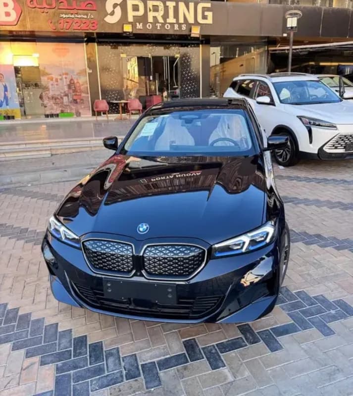 بي ام دبليو i3 2026 40 سبورت نايت باكدج ام ال أسود أوتوماتيك — جديدة