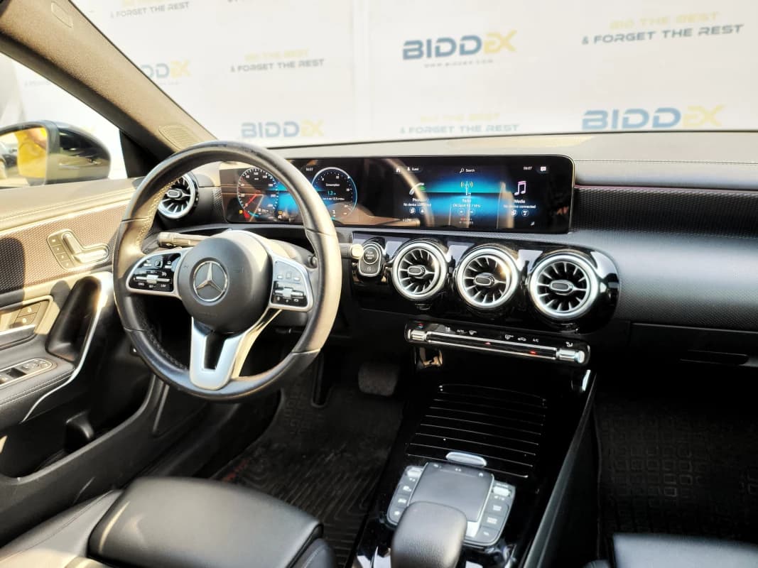 Mercedes-Benz CLA 200 2022 ايه ام جي أسود أوتوماتيك — مستعملة