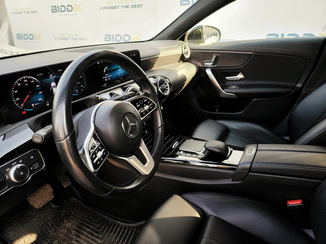 Mercedes-Benz CLA 200 2022 ايه ام جي أسود أوتوماتيك — مستعملة