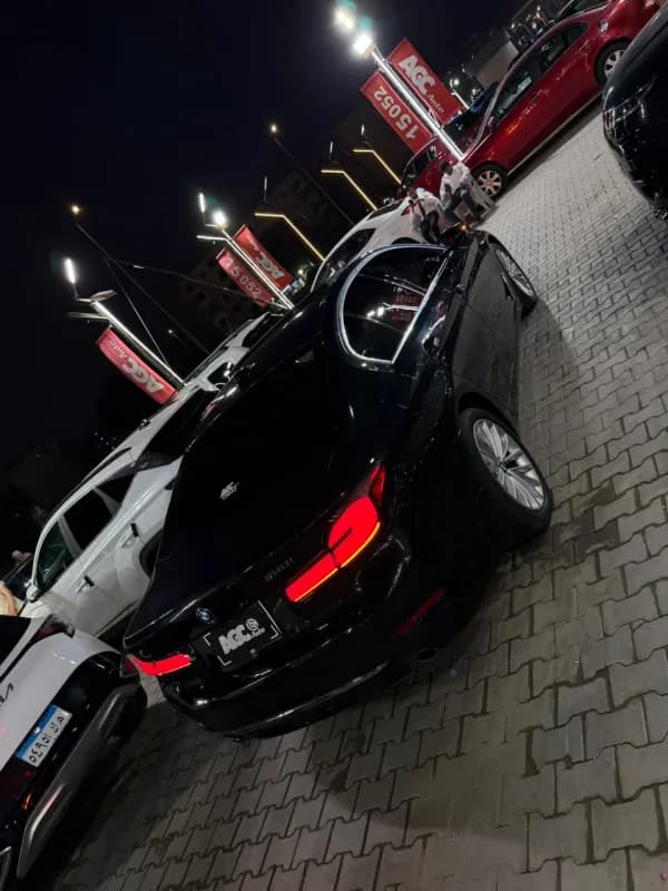 بي ام دبليو 520i 2018 لاكشري أحمر غامق أوتوماتيك — مستعملة