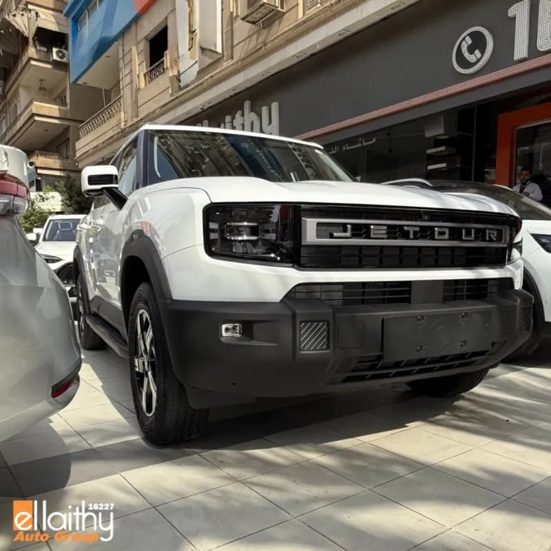 جيتور تي 1 2027 لاكشيري أبيض أوتوماتيك — جديدة