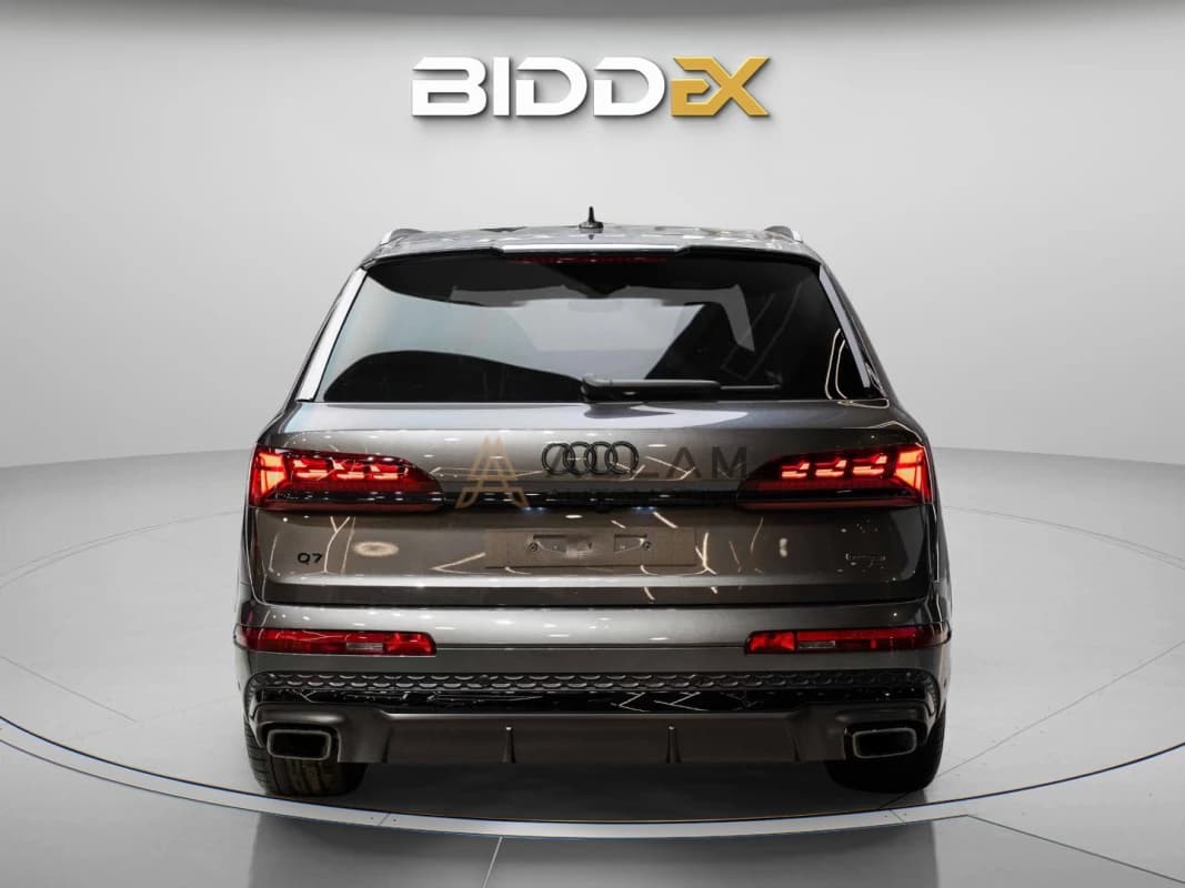 Audi Q7 2025 S-Line Plus Gray Automatic — New