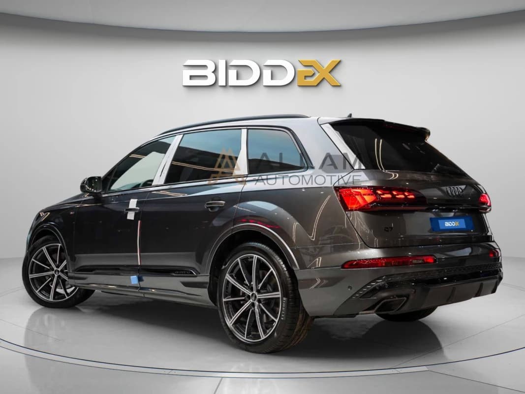 Audi Q7 2025 S-Line Plus Gray Automatic — New