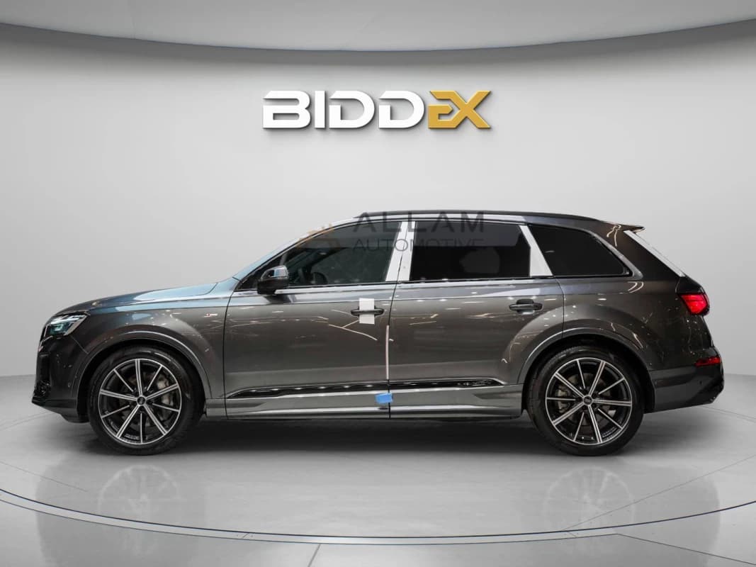 Audi Q7 2025 S-Line Plus Gray Automatic — New