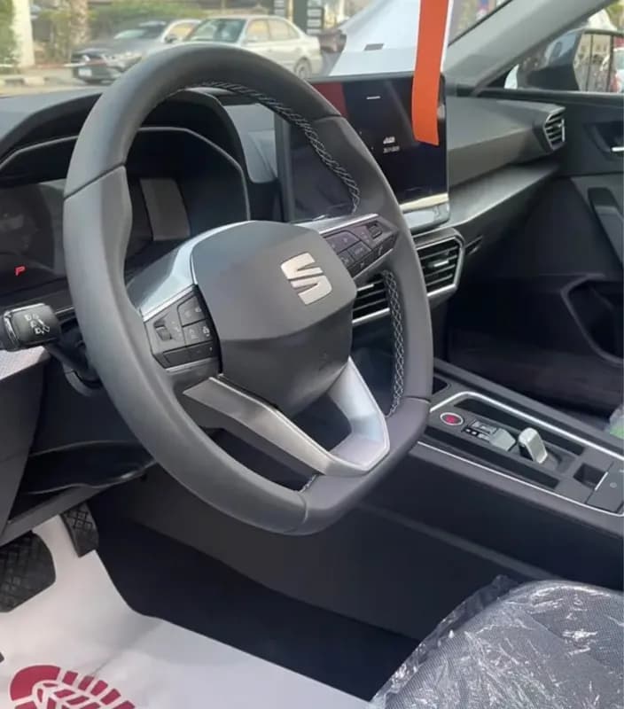 Seat Leon 2026 Advanced Gray Automatic — New
