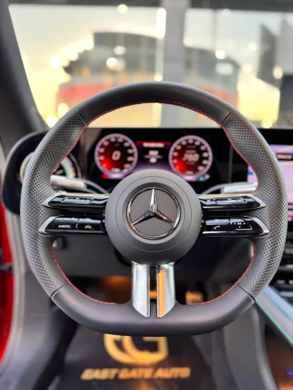 مرسيدس بنز CLA 250 -E 2025 ايه ام جي الكتريك أحمر أوتوماتيك — جديدة