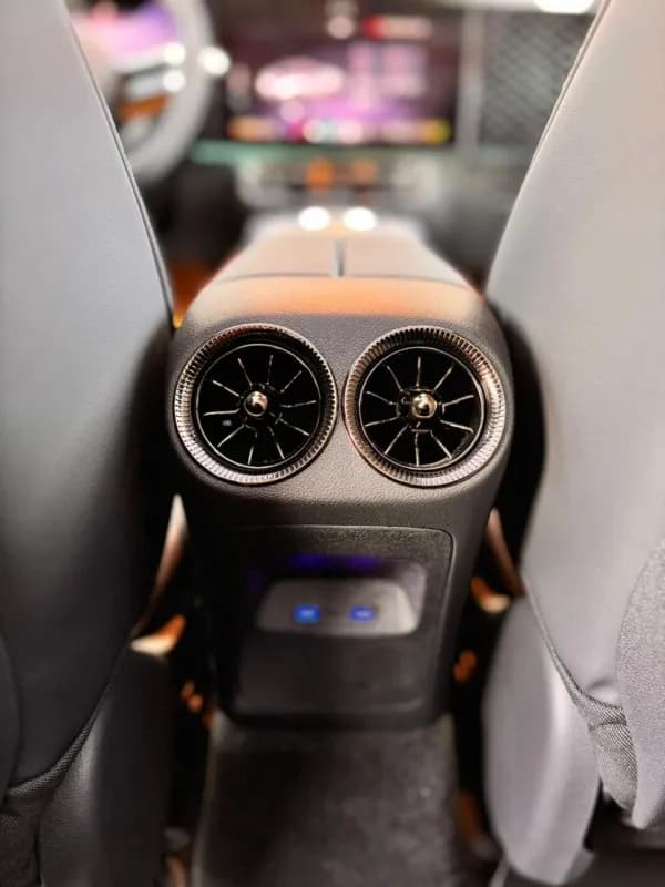 مرسيدس بنز CLA 250 -E 2025 ايه ام جي الكتريك أحمر أوتوماتيك — جديدة