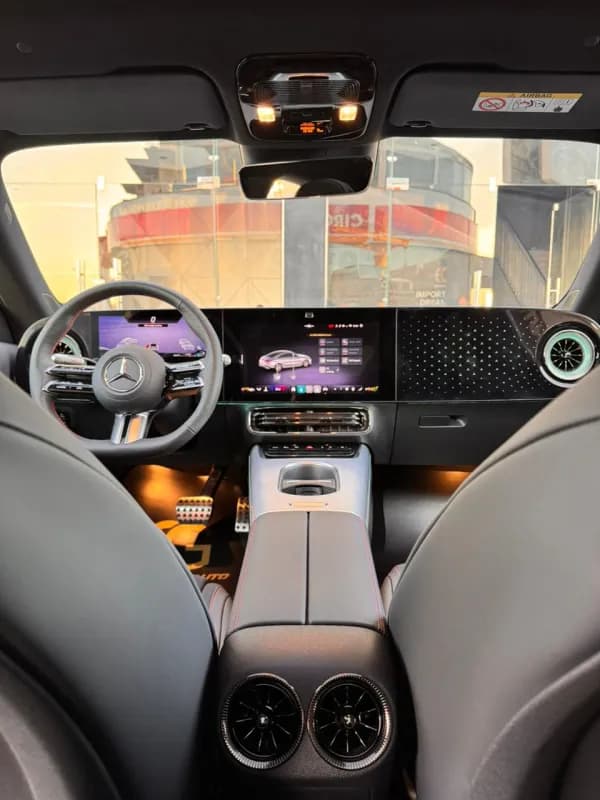 مرسيدس بنز CLA 250 -E 2025 ايه ام جي الكتريك أحمر أوتوماتيك — جديدة