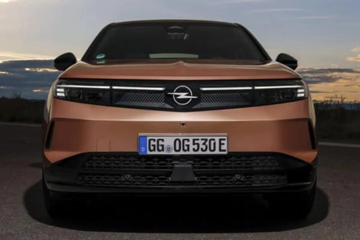 Opel Grand land 2026 Topline Plus Champagne Automatic — New