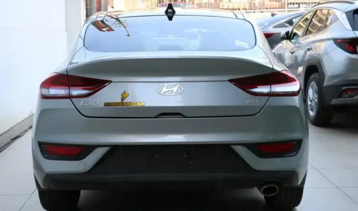 Hyundai I 30 FASTBACK 2026 BLAZE Silver Dct — New