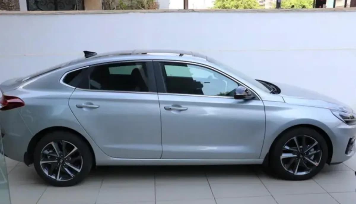 Hyundai I 30 FASTBACK 2026 BLAZE Silver Dct — New