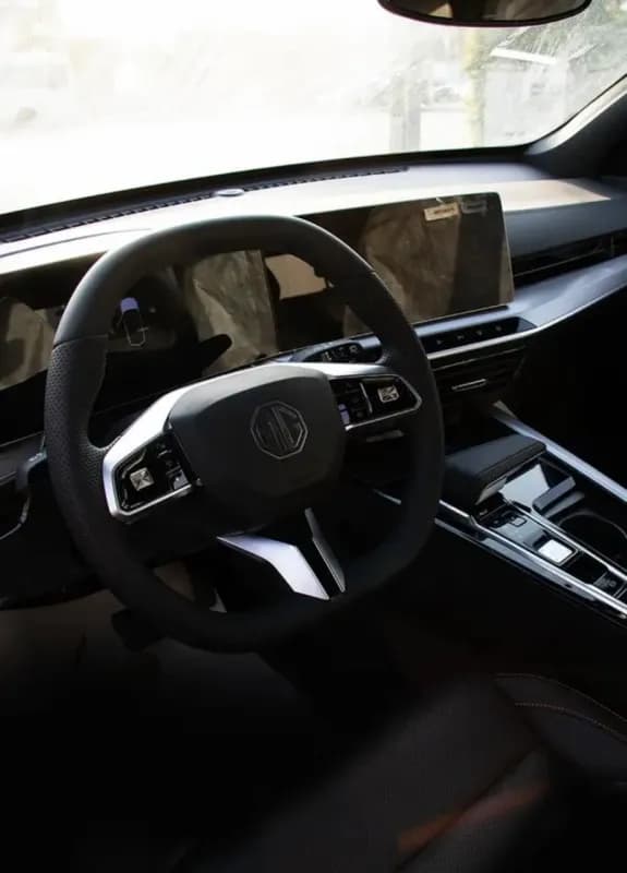 MG ONE 2027 luxury Gray Cvt — New