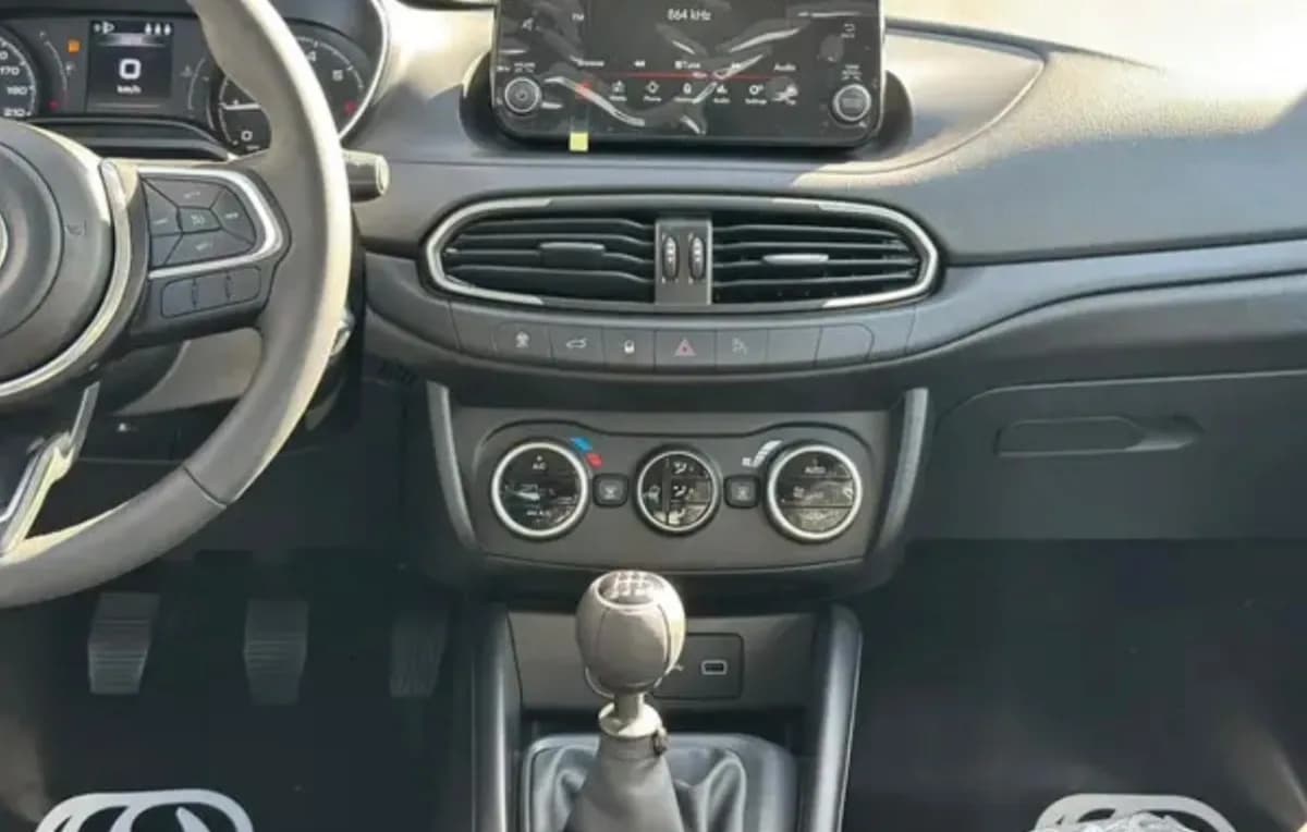 Fiat Tipo 2026 Highline Gray Manual — New