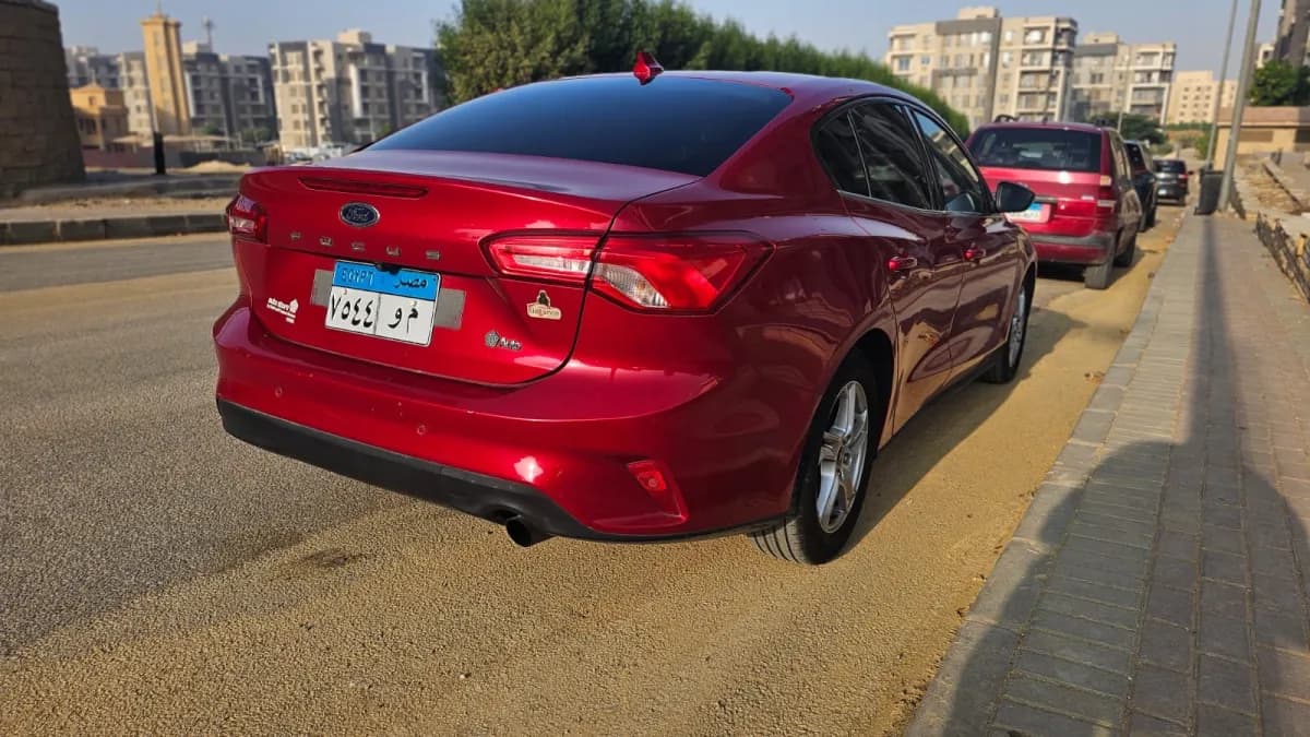 فورد فوكس 2021 تريند 4 دي أحمر أوتوماتيك — مستعملة
