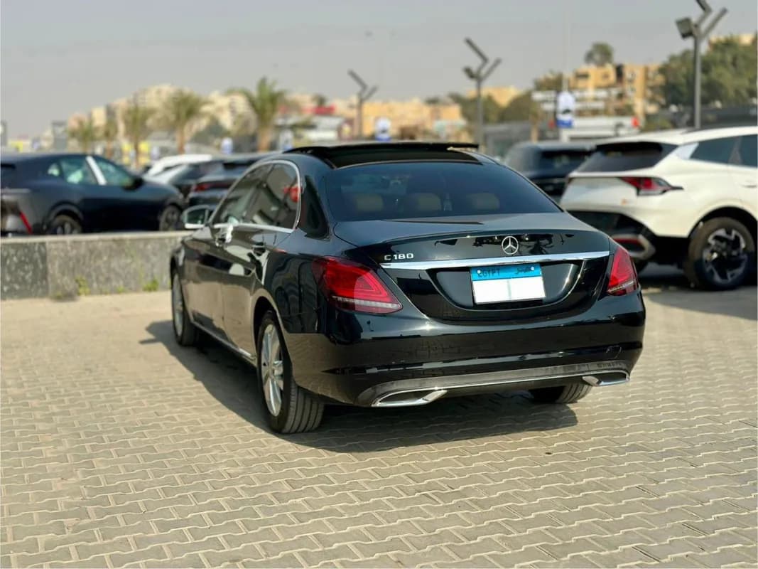 مرسيدس بنز C180 2019 افنتجارد بلس أسود أوتوماتيك — مستعملة