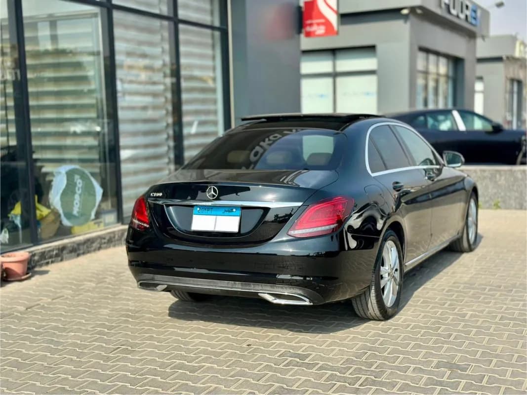 مرسيدس بنز C180 2019 افنتجارد بلس أسود أوتوماتيك — مستعملة