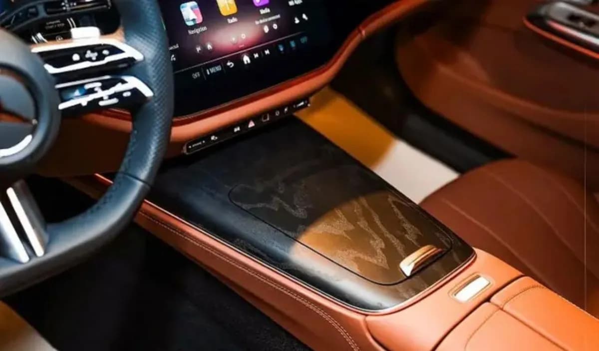مرسيدس بنز E200 2026 ايه ام جي أسود أوتوماتيك — جديدة