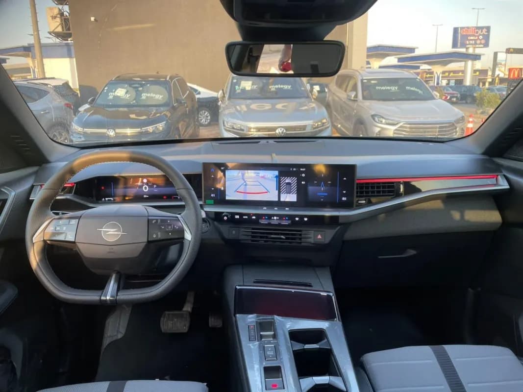 أوبل جراند لاند 2027 توب لاين رمادي إسمنتي أوتوماتيك — جديدة
