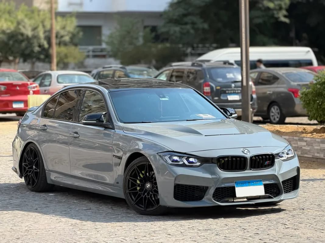 بي ام دبليو 320i 2016 ام سبورت رمادي ناردو أوتوماتيك — مستعملة