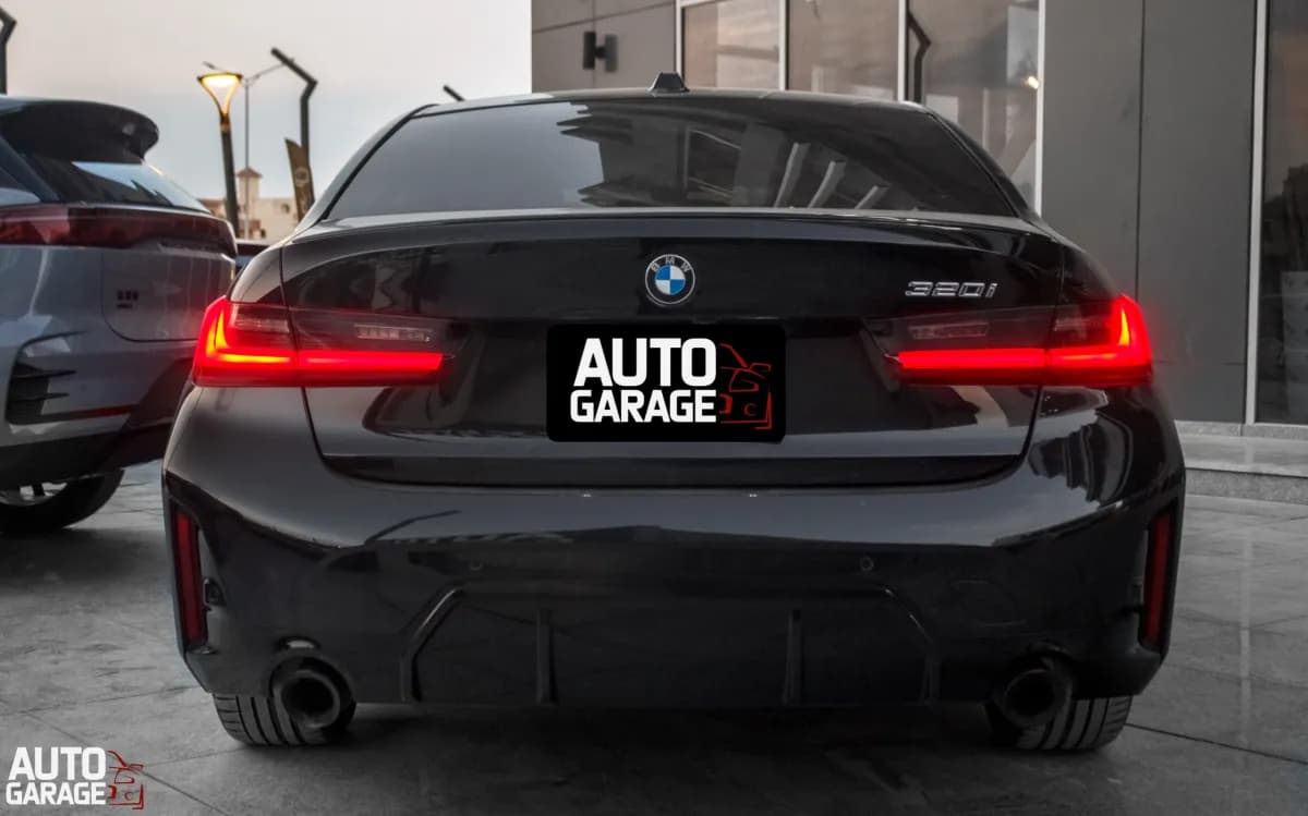 بي ام دبليو 320i 2026 أم سبورت باكيدج أسود أوتوماتيك — مستعملة