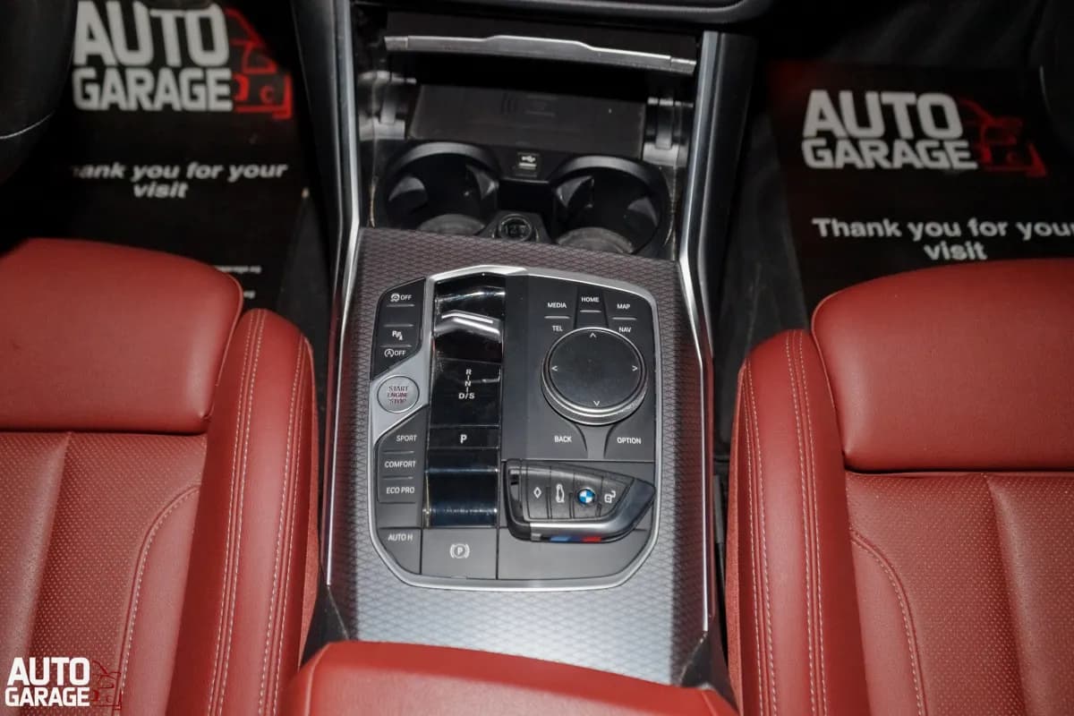 بي ام دبليو 320i 2026 أم سبورت باكيدج أسود أوتوماتيك — مستعملة